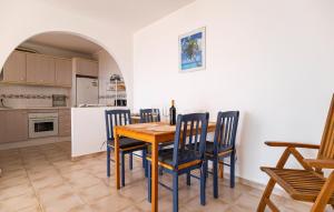 Køkken eller tekøkken på Stunning Apartment In Mojacar With Wifi