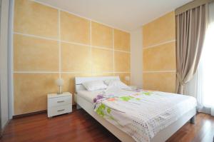 Postel nebo postele na pokoji v ubytování Seaside Apartments Petrovac