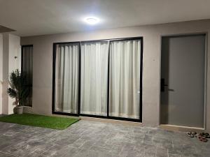 Fotografie z fotogalerie ubytování Sampoisgt Villa Homestay - Near Bangi Avenue, BACC, UKM, GMI, EVO, Bangi Gateway, KIPMall v destinaci Kajang