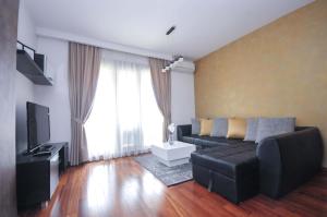 TV a/nebo společenská místnost v ubytování Seaside Apartments Petrovac