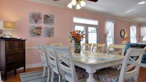 Φωτογραφία από το άλμπουμ του 211 Franklin Street Breezes From The Sea σε Cape May