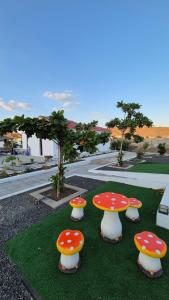 Vrt ispred objekta Chalet--J4--شاليه