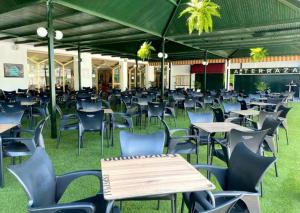 Restauracja lub miejsce do jedzenia w obiekcie Estudio BenalBeach NEW