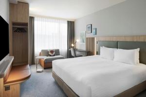Letto o letti in una camera di Courtyard by Marriott Zurich North