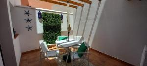 Część wypoczynkowa w obiekcie Moderno apartamento frente al mar