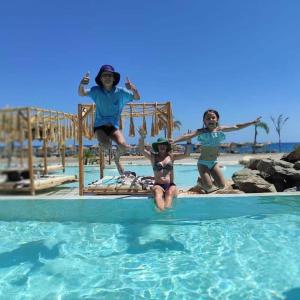 Hosté ubytování Alia Beachfront Suites and Spa + 37 fotografií