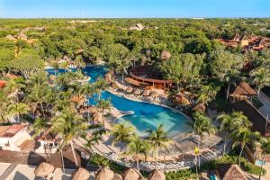 Bazén v ubytování Iberostar Waves Quetzal - All Inclusive nebo v jeho okolí