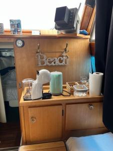 Η κουζίνα ή μικρή κουζίνα στο Unusual night on a small yacht