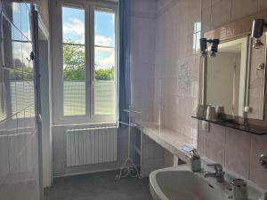 Koupelna v ubytování Le Manoir de Conteville + 37 fotografií