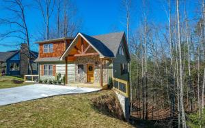 Tòa nhà nơi biệt thự tọa lạc