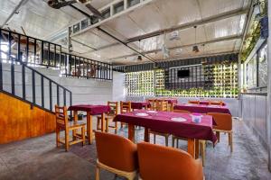 Foto Bangalore’is asuva majutusasutuse SPOT ON Canton Lodging And Boarding galeriist