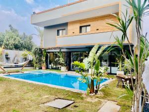 Swimmingpoolen hos eller tæt på The Icon Boutique villa 1