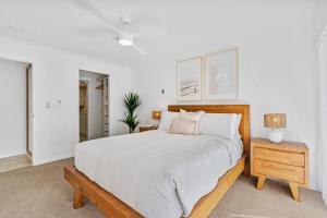Katil atau katil-katil dalam bilik di Sun-Kissed Escape - Broadbeach Gem - Hosted by Coastal Letting Co. +11 gambar