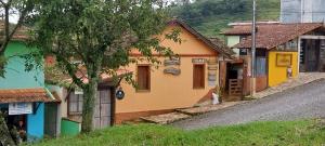 Budova, kde se kemp nachází