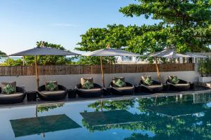Bazén v ubytování Zara Beach Resort Koh Samui nebo v jeho okolí
