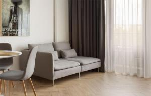 Χώρος καθιστικού στο Awesome Apartment In Gdynia With Wifi
