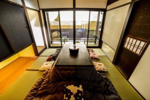 Posezení v ubytování 京町家一棟貸しKyoto Machiya Stay En