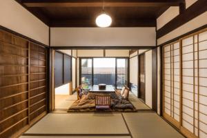 Posezení v ubytování 京町家一棟貸しKyoto Machiya Stay En