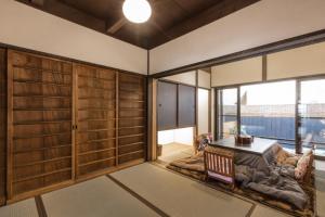 Posezení v ubytování 京町家一棟貸しKyoto Machiya Stay En