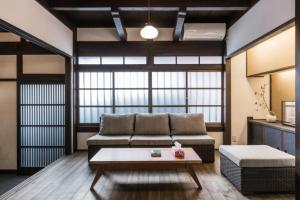Posezení v ubytování 京町家一棟貸しKyoto Machiya Stay En