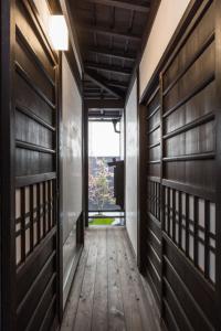 Fotografie z fotogalerie ubytování 京町家一棟貸しKyoto Machiya Stay En v Kjótu