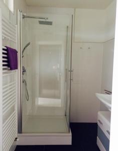 Ein Badezimmer in der Unterkunft Holiday Home Dee/Syre am Erlenhofsee