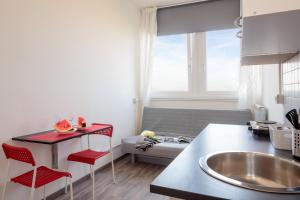 Federico Fellini Apartment tesisinde mutfak veya mini mutfak