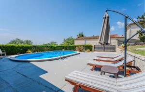 Bazén v ubytovaní Holiday Home Koromani V alebo v jeho blízkosti