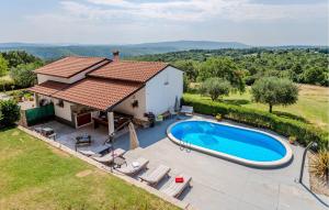 Bazén v ubytovaní Holiday Home Koromani V alebo v jeho blízkosti