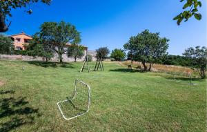 Vonkajšia záhrada v ubytovaní Holiday Home Koromani V