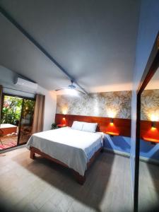 Ένα ή περισσότερα κρεβάτια σε δωμάτιο στο Iki Room with Jacuzzy +16 φωτογραφίες