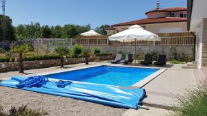 Bazén v ubytování Villa Veglia nebo v jeho okolí