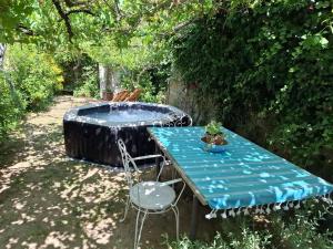 Zahrada ubytování Casa Sole di Toscana con grande terrazza panoramica, giardino e vasca relax idromassaggio