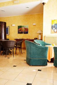 Posezení v ubytování Hotel 2000 + 29 fotografií