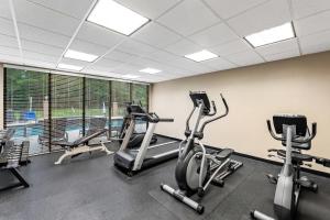 Fitness centrum a/nebo fitness zařízení v ubytování MainStay Suites Lufkin
