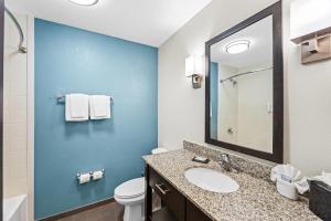 Koupelna v ubytování Sleep Inn Lufkin
