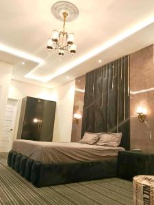 Gallery image of Grand Manor House in Islamabad