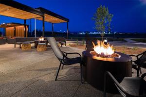 Home2 Suites By Hilton Kalispell, Mt的阳台或露台