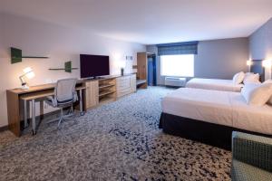 Home2 Suites By Hilton Kalispell, Mt客房内的一张或多张床位