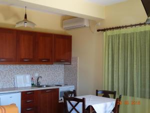A kitchen or kitchenette at Ktima Nikola