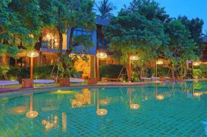 Bazén v ubytování The Buffalo Amphawa nebo v jeho okolí