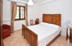 Postel nebo postele na pokoji v ubytování Beautiful Home In Bagnoregio