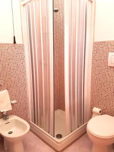 A bathroom at L'Isola del Sale