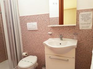 A bathroom at L'Isola del Sale