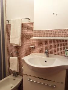 A bathroom at L'Isola del Sale