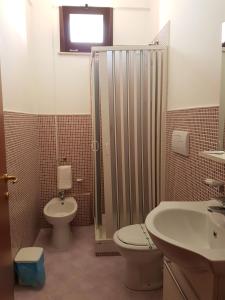 A bathroom at L'Isola del Sale