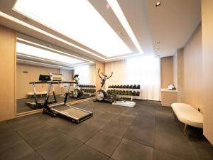 Fitness centrum a/nebo fitness zařízení v ubytování Elong Hotel City Hall Branch