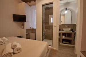Koupelna v ubytování BellaRoma NAVONA Guest house + 60 fotografií