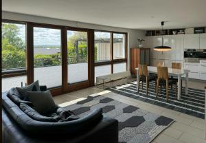 Kuchyň nebo kuchyňský kout v ubytování Panoramic Ocean Views With Private Coast