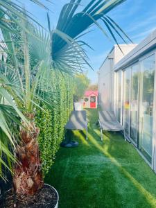 Zahrada ubytování Location Pontalliac de 200 m2 à 50m de la Plage